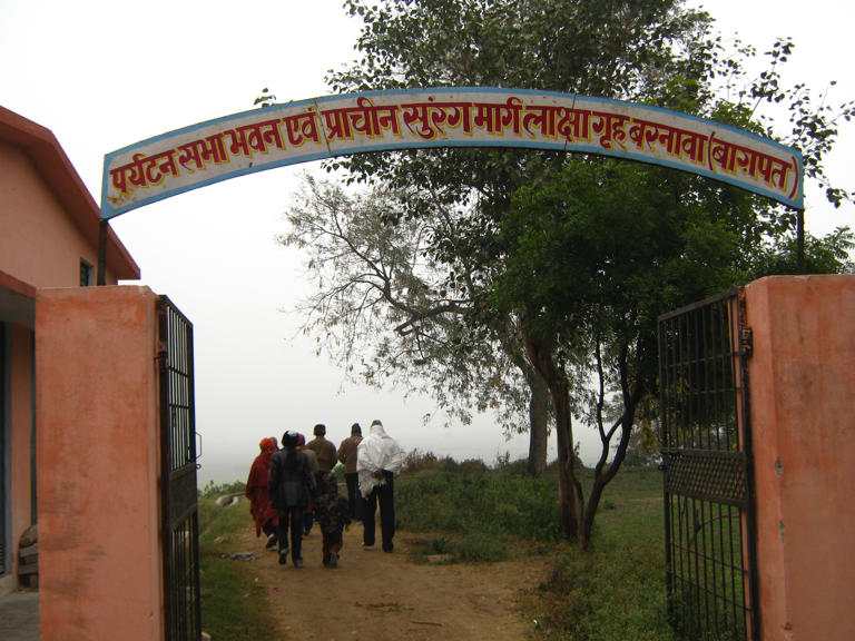 कमजोर दीवार बनी हादसे की वजह, परिजनों ने की मुआवजे और कार्रवाई की मांग